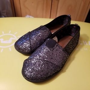Sold!!!  Like new girls black sparkle flats size 2